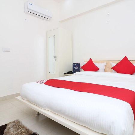 Oyo 13406 Hotel Golden Leaf Bareli Kültér fotó
