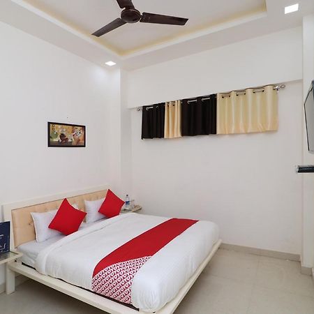 Oyo 13406 Hotel Golden Leaf Bareli Kültér fotó