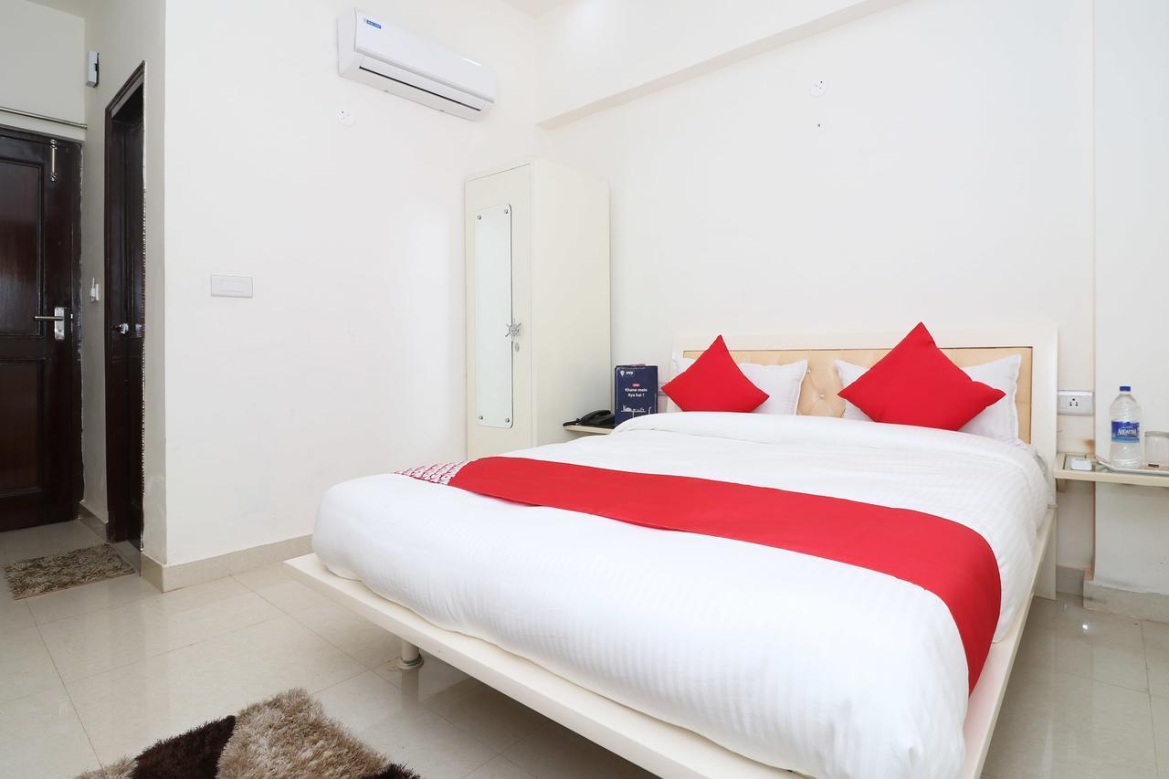Oyo 13406 Hotel Golden Leaf Bareli Kültér fotó