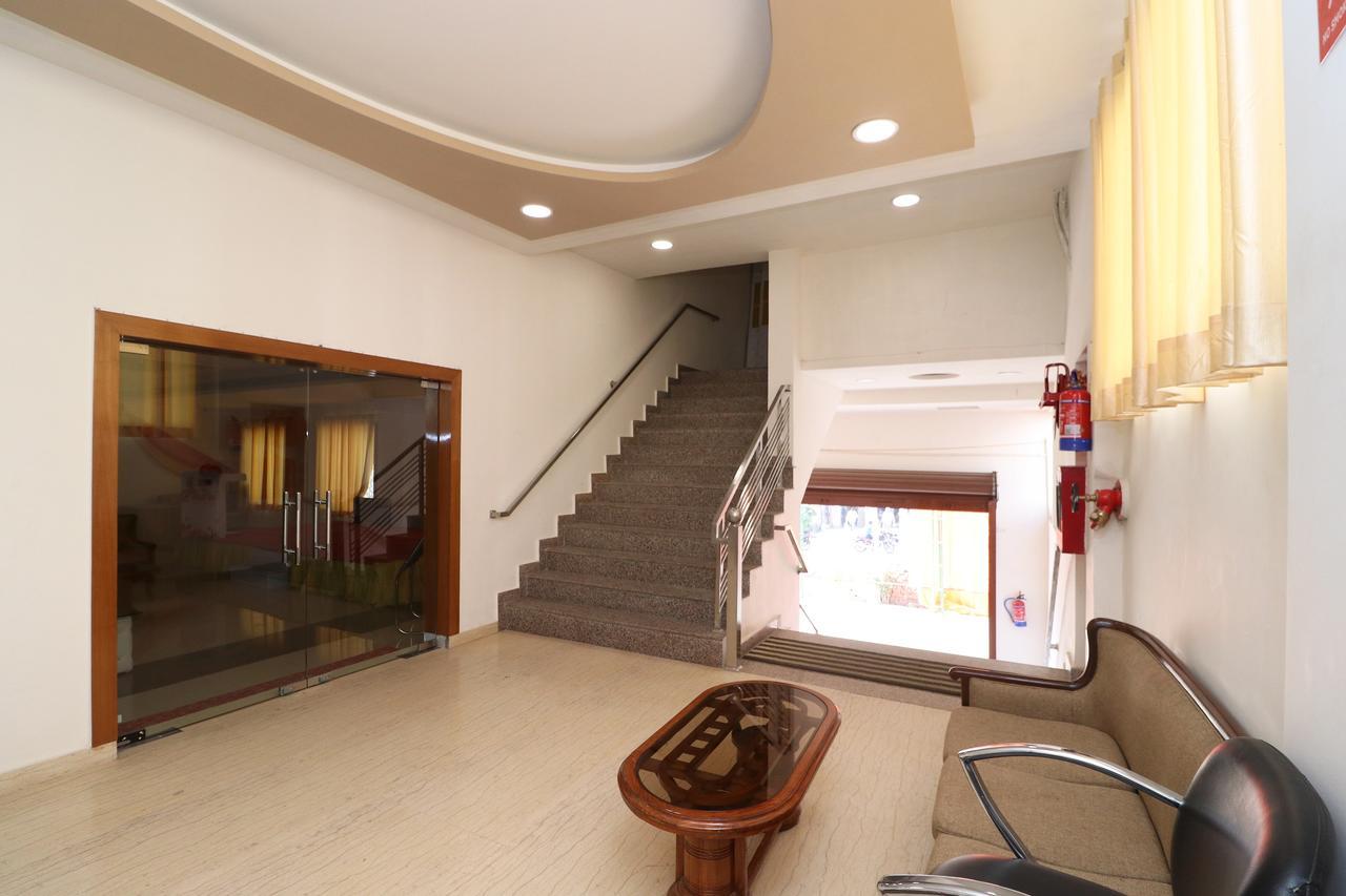 Oyo 13406 Hotel Golden Leaf Bareli Kültér fotó